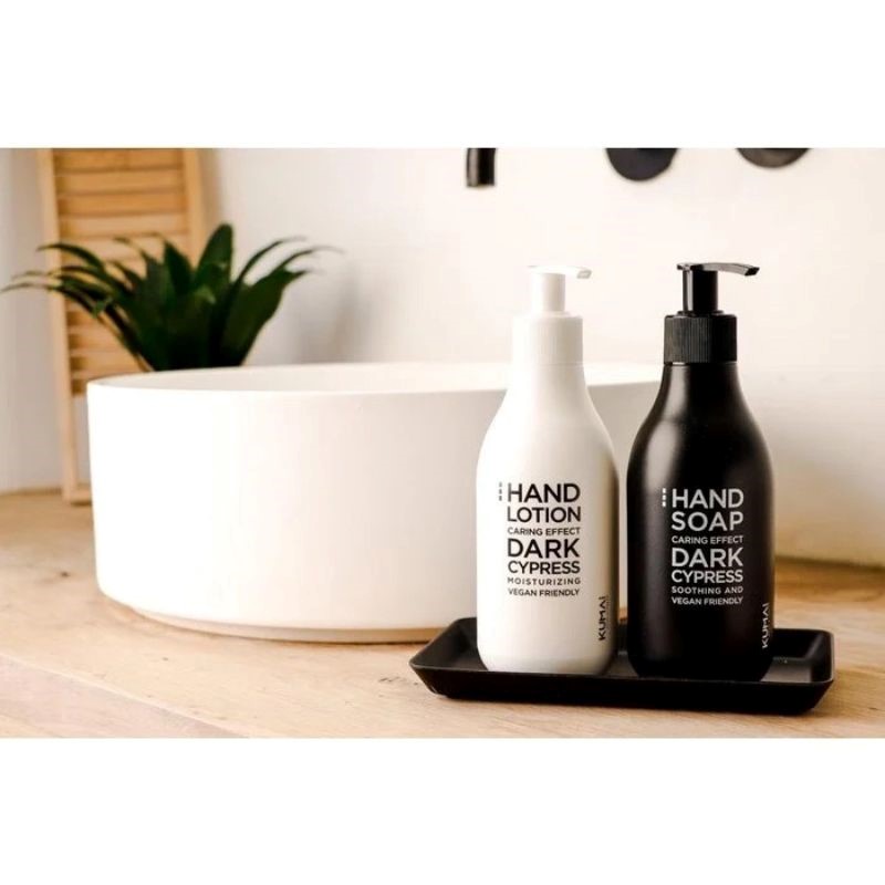 KUMAI Dark Cypress Giftbox Handzeep+Handlotion+Tray - Afbeelding 5